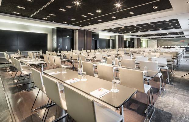 Salon Exposiciones Hotel ILUNION Atrium Madrid